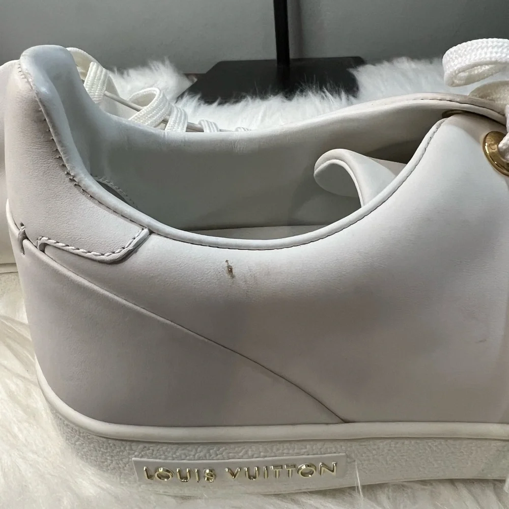 𝅺LOUIS vuitton white sneakers (size 40) check description - Picture 16 of 17